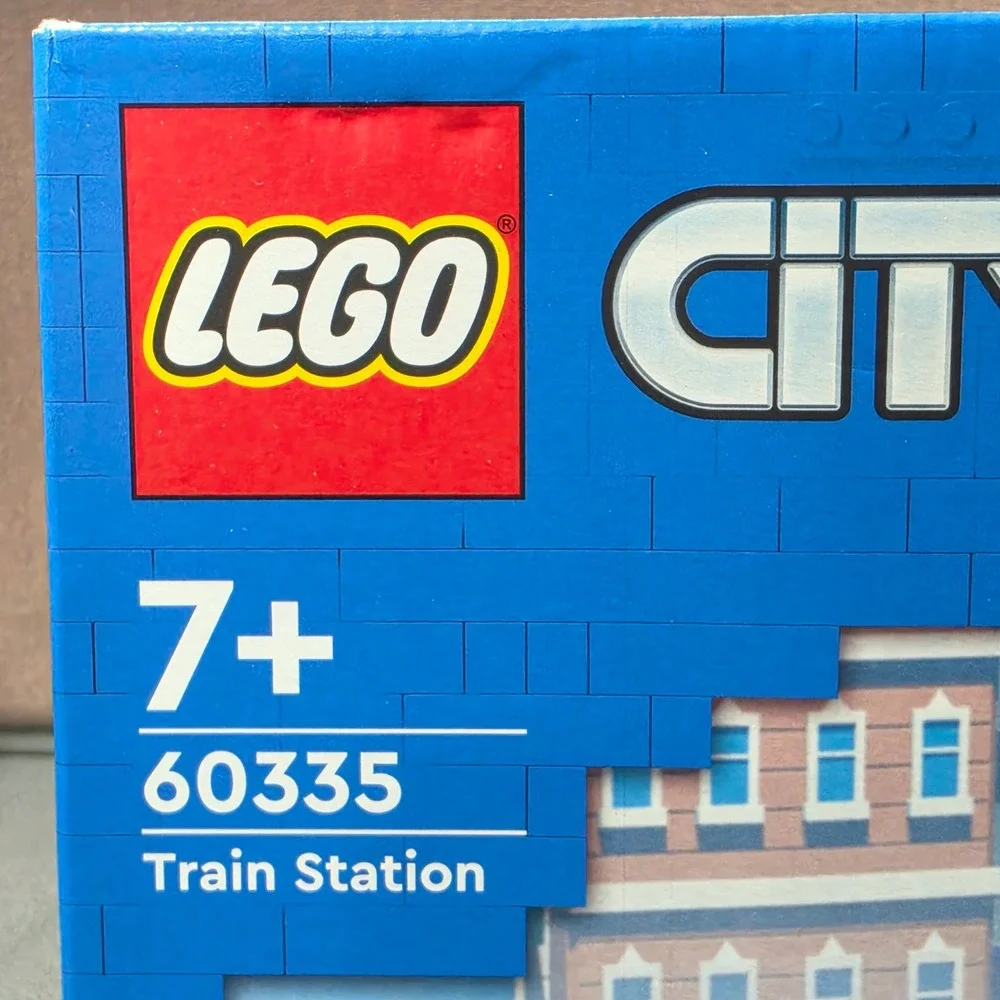 LEGO Train Station 60335 City 907pcs Blue New Sealed Road Plates Bus Truck